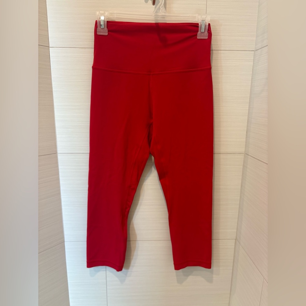 EUC size 6 Lululemon bright red align cropped leggings